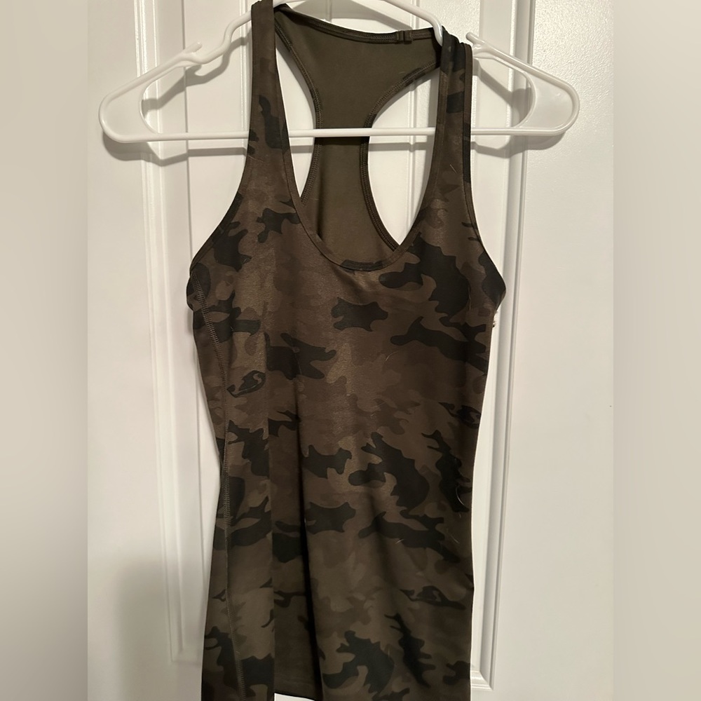 Lululemon tank